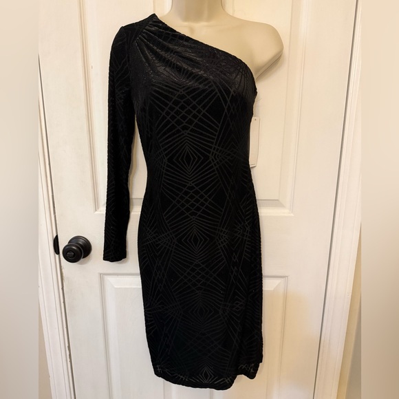 NWT Calvin Klein Black One-Shoulder Velvet Burnout Cocktail Dress Sz 2 - Picture 2 of 9